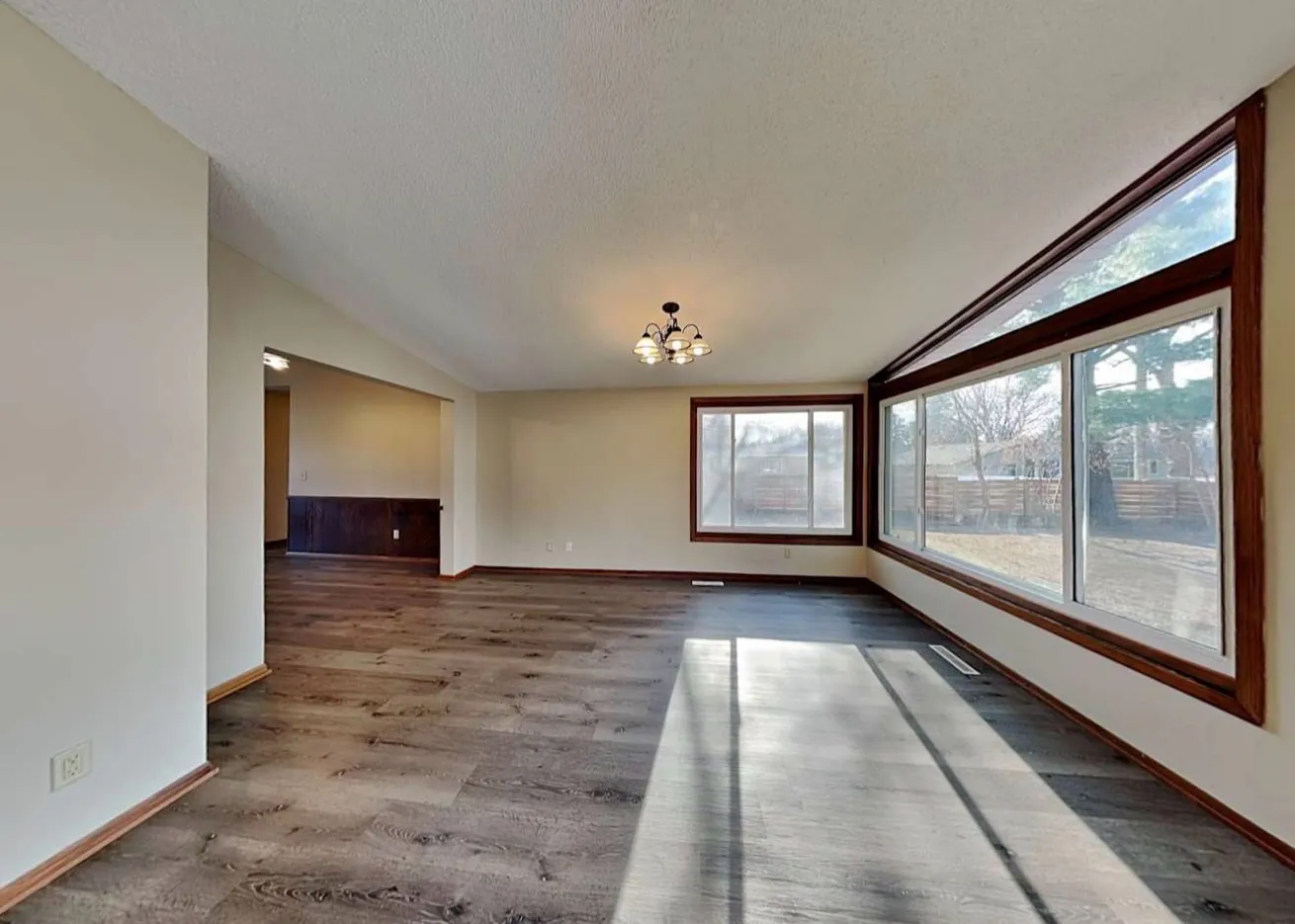 Comfortable Home in a Convenient Brooklyn Park Location