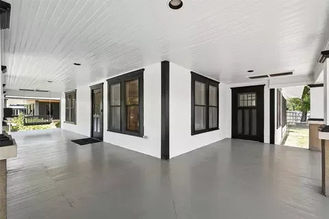 2 bedroom 1 bathroom 