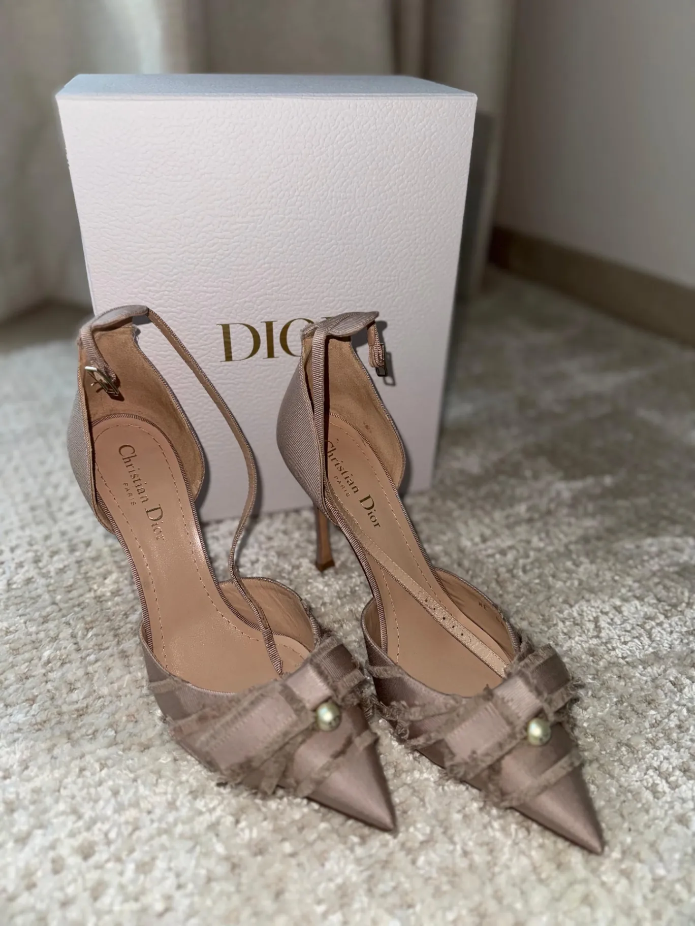 Dior beige hills shoes
