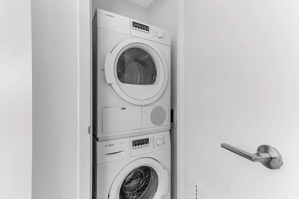 charming 1 bedroom apartment in a downtown.