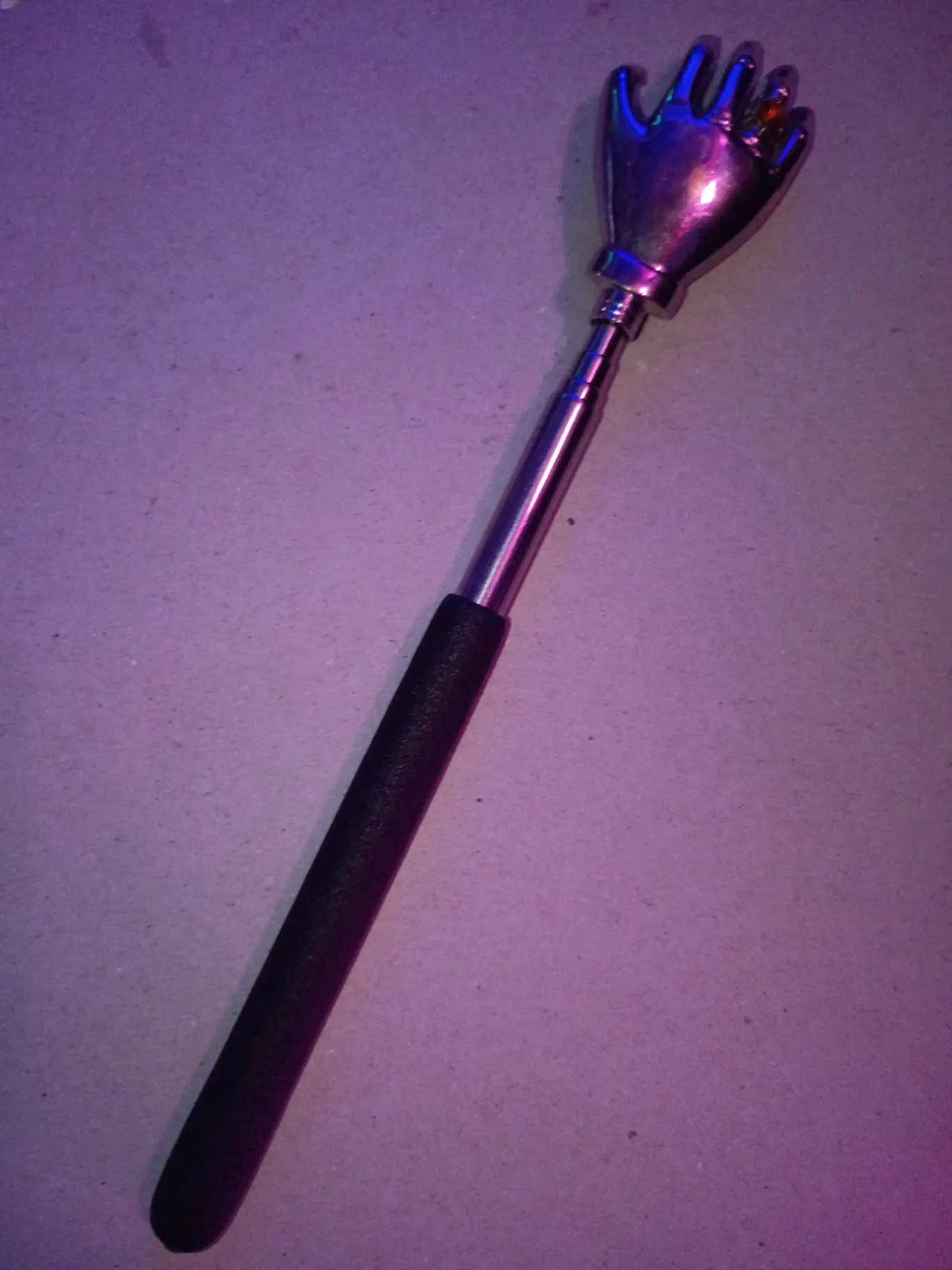 Back scratcher