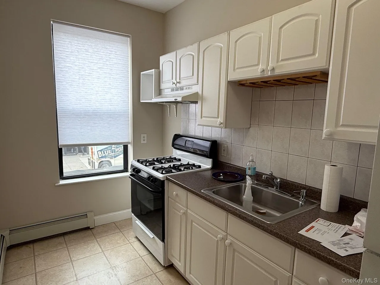 Cozy One Bedroom Apartment in Ditmars Blvd
