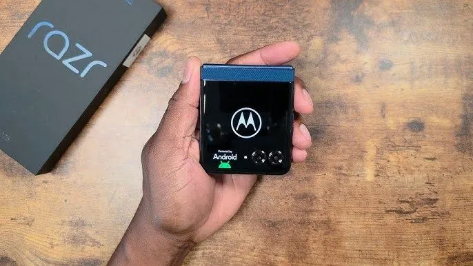 BRAND NEW RAZR PHONE FOR SPECTRUM MOBILE